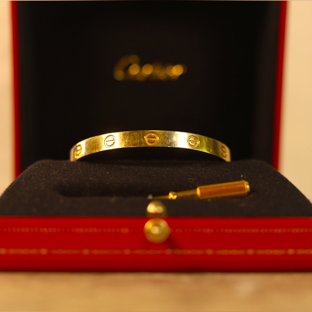 Cartier LOVE bracelet Gold Size 17 (S/M)